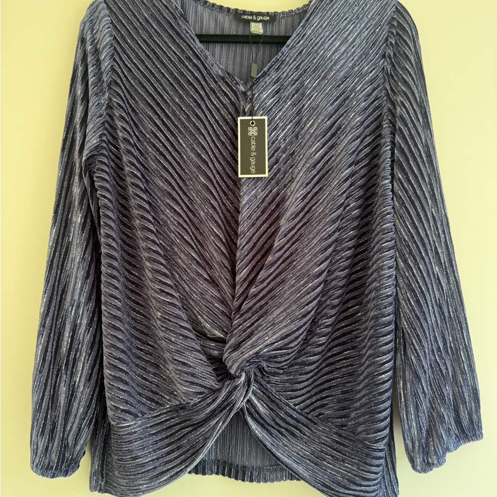 Cable & Gauge Navy Twist-Front V-Neck Long Sleeve Top size L